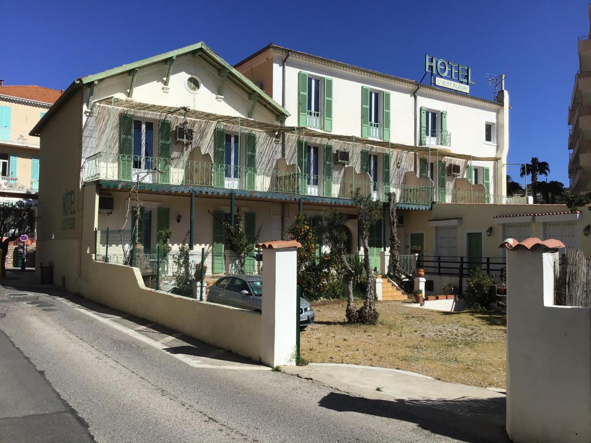 Hotel L'Ilot Fleuri Le Lavandou Zewnętrze zdjęcie